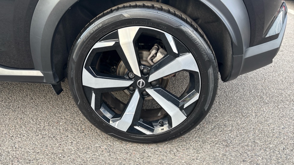 Nissan Juke 1.6 Hybrid Tekna 5dr Auto Hybrid Hatchback - Image 21