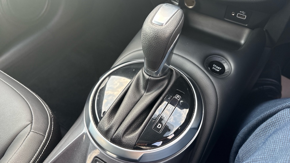 Nissan Juke 1.6 Hybrid Tekna 5dr Auto Hybrid Hatchback - Image 30
