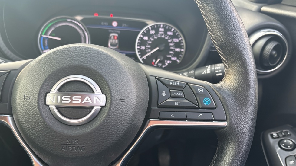 Nissan Juke 1.6 Hybrid Tekna 5dr Auto Hybrid Hatchback - Image 36