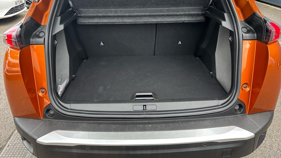 Peugeot 2008 1.2 PureTech Allure Premium 5dr Petrol Estate - Image 4