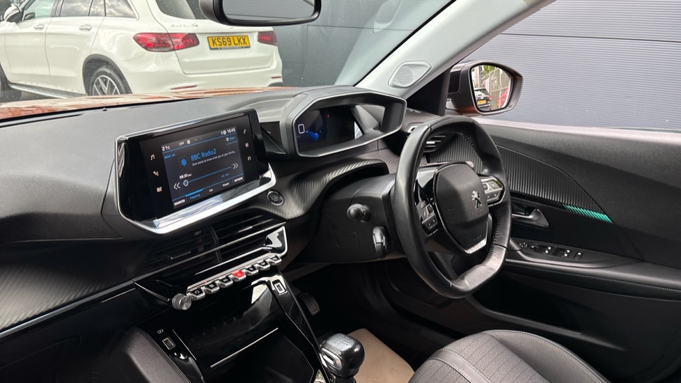 Peugeot 2008 1.2 PureTech Allure Premium 5dr Petrol Estate - Image 9