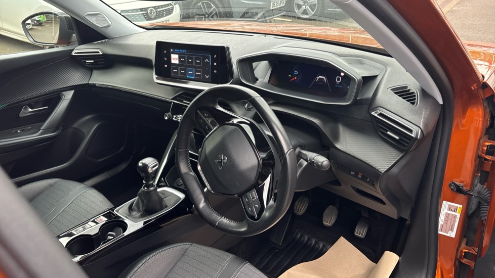 Peugeot 2008 1.2 PureTech Allure Premium 5dr Petrol Estate - Image 11