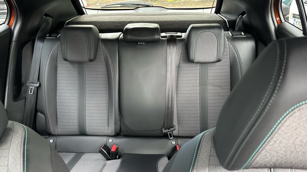 Peugeot 2008 1.2 PureTech Allure Premium 5dr Petrol Estate - Image 15