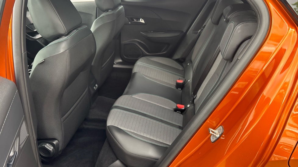 Peugeot 2008 1.2 PureTech Allure Premium 5dr Petrol Estate - Image 16