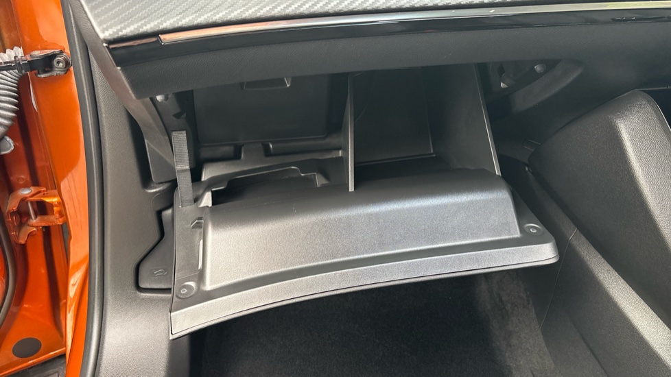 Peugeot 2008 1.2 PureTech Allure Premium 5dr Petrol Estate - Image 31