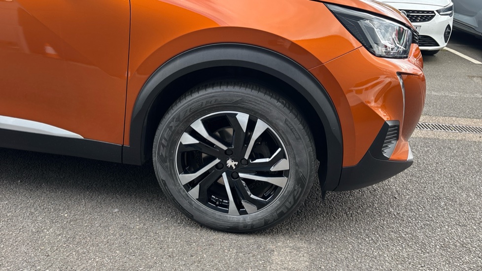 Peugeot 2008 1.2 PureTech Allure Premium 5dr Petrol Estate - Image 34
