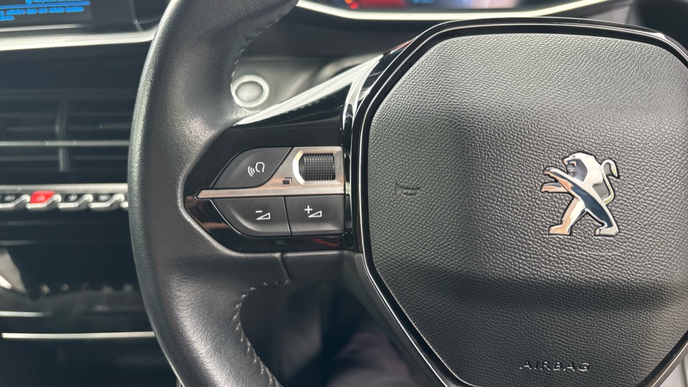 Peugeot 2008 1.2 PureTech Allure Premium 5dr Petrol Estate - Image 46