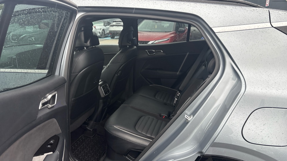Kia Sportage 1.6T GDi HEV GT-Line S 5dr Auto Hybrid Estate - Image 16