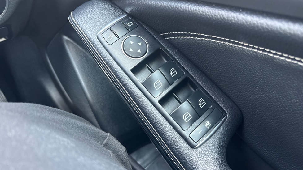 Mercedes-Benz A-Class A160 SE 5dr Petrol Hatchback - Image 25