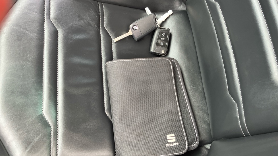 SEAT Ateca 1.5 TSI EVO FR Sport 5dr DSG Petrol Estate - Image 19