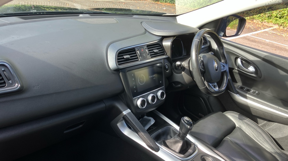 Renault Kadjar 1.3 TCE 160 GT Line 5dr Petrol Hatchback - Image 9