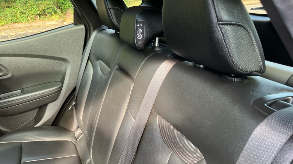 Renault Kadjar 1.3 TCE 160 GT Line 5dr Petrol Hatchback - Image 32