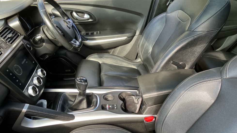 Renault Kadjar 1.3 TCE 160 GT Line 5dr Petrol Hatchback - Image 39