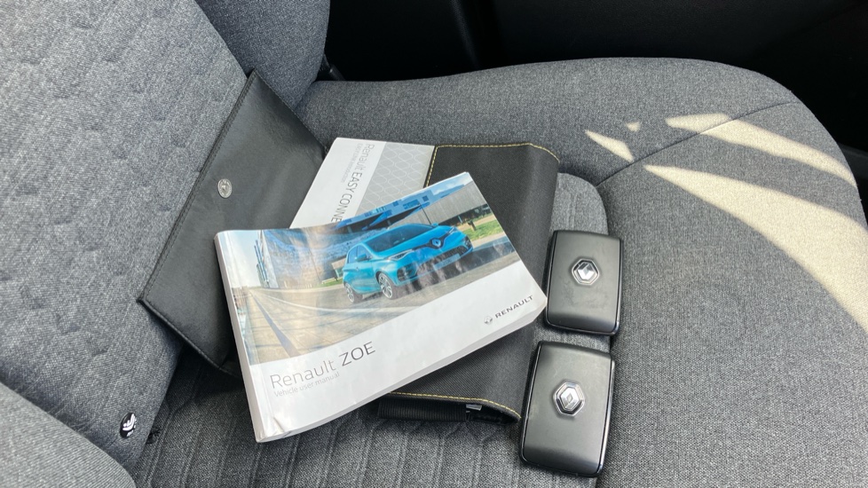 Renault Zoe 100kW Iconic R135 50kWh Rapid Charge 5dr Auto Electric Hatchback - Image 19