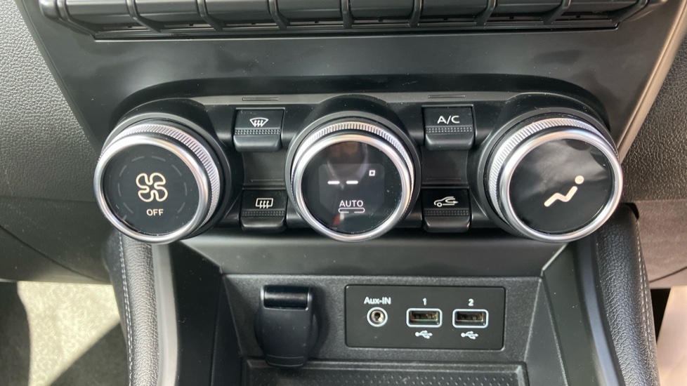 Renault Zoe 100kW Iconic R135 50kWh Rapid Charge 5dr Auto Electric Hatchback - Image 23