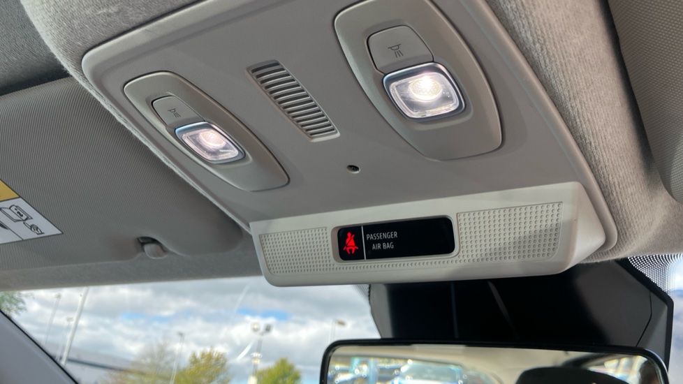 Renault Zoe 100kW Iconic R135 50kWh Rapid Charge 5dr Auto Electric Hatchback - Image 27