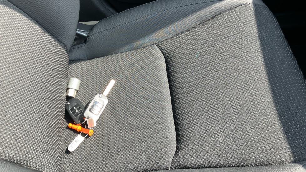 Honda HR-V 1.5 i-VTEC SE 5dr Petrol Hatchback - Image 19