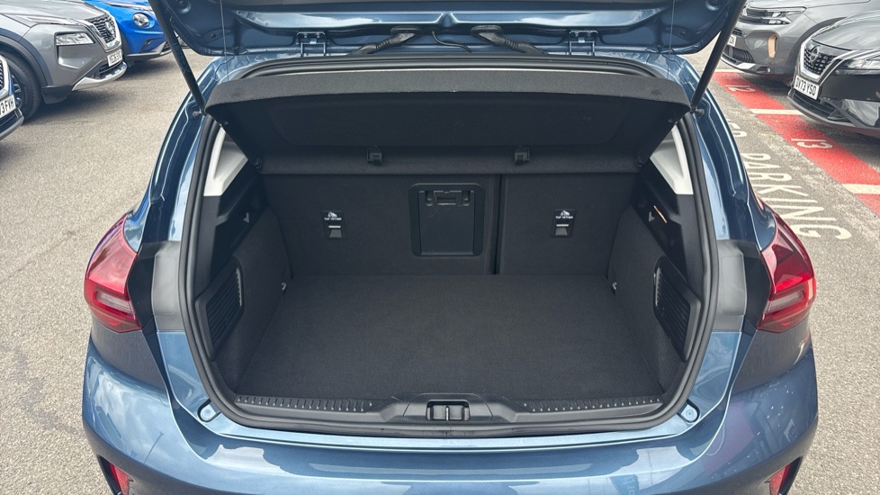 Ford Focus 1.0 EcoBoost Active X 5dr Petrol Hatchback - Image 4