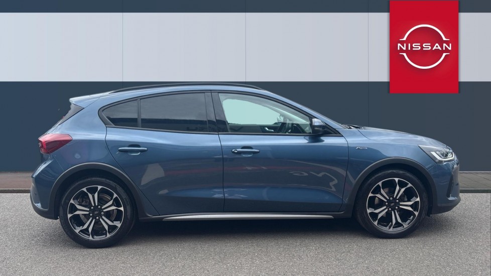 Ford Focus 1.0 EcoBoost Active X 5dr Petrol Hatchback - Image 5