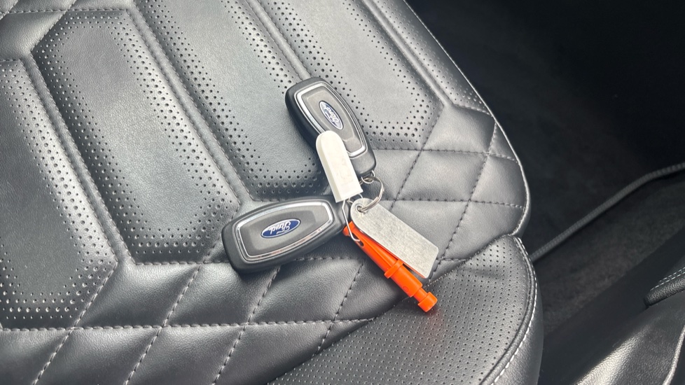 Ford Focus 1.0 EcoBoost Active X 5dr Petrol Hatchback - Image 20