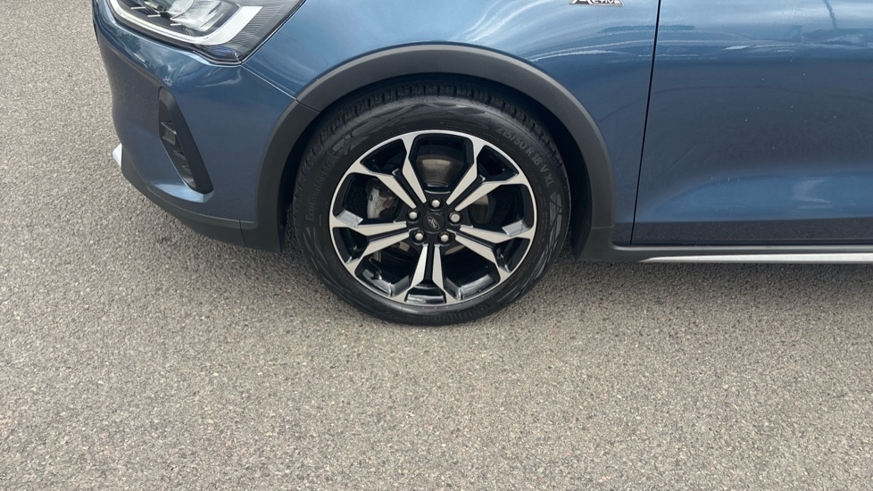 Ford Focus 1.0 EcoBoost Active X 5dr Petrol Hatchback - Image 47