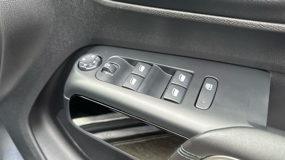 Citroen C5 Aircross 1.2 PureTech C-Series Edition 5dr EAT8 Petrol Hatchback - Image 26
