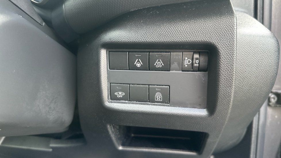 Citroen C5 Aircross 1.2 PureTech C-Series Edition 5dr EAT8 Petrol Hatchback - Image 27