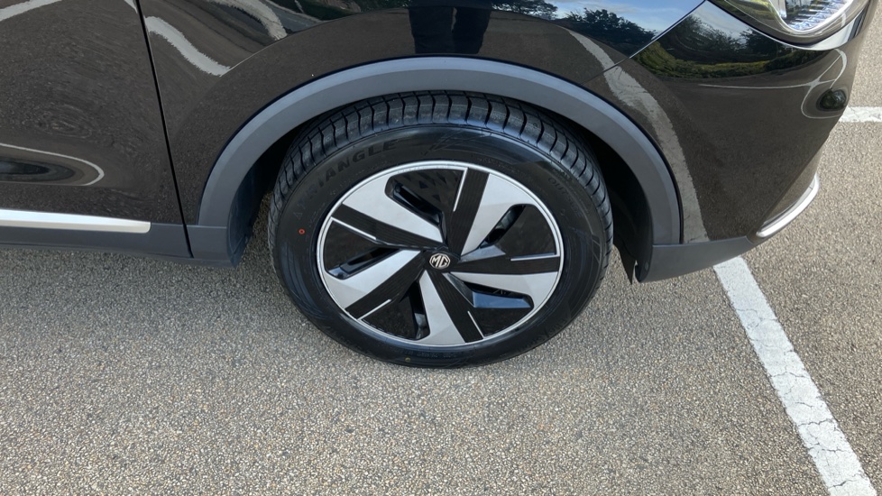 MG ZS 130kW Trophy EV 51kWh 5dr Auto Electric Hatchback - Image 25