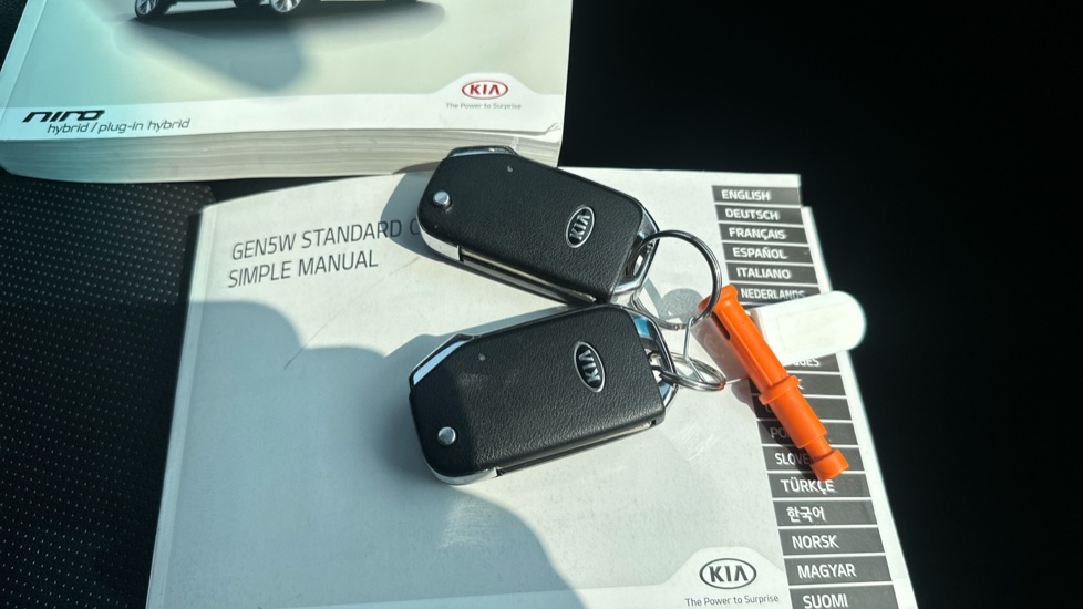 Kia Niro 1.6 GDi Hybrid 3 5dr DCT Hybrid Estate - Image 20
