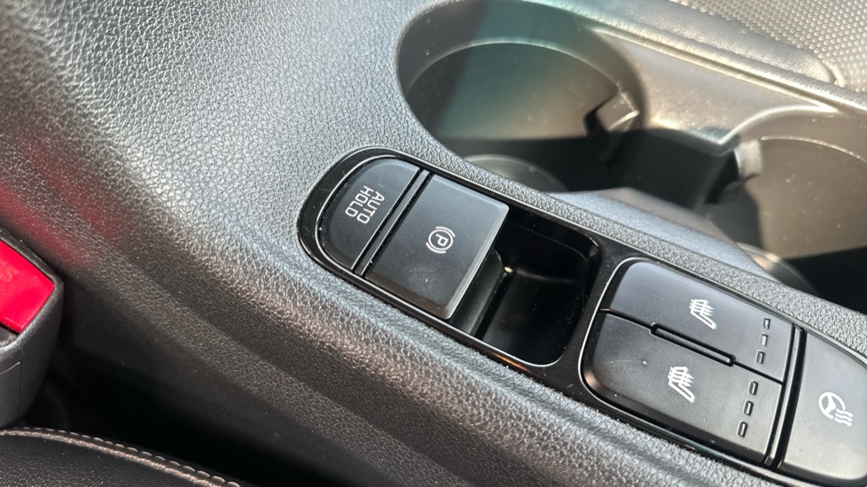 Kia Niro 1.6 GDi Hybrid 3 5dr DCT Hybrid Estate - Image 26