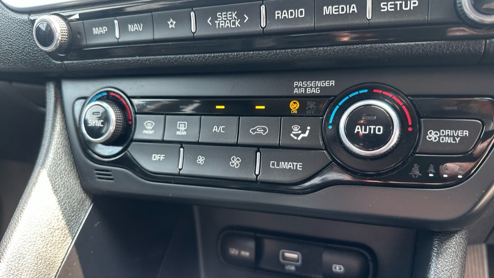 Kia Niro 1.6 GDi Hybrid 3 5dr DCT Hybrid Estate - Image 28
