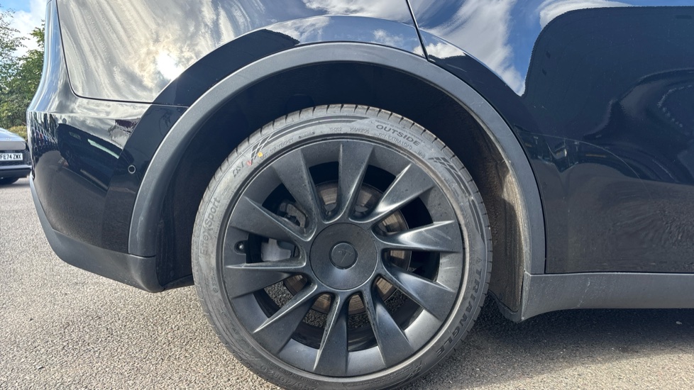 Tesla Model Y Long Range AWD 5dr Auto Electric Hatchback - Image 7