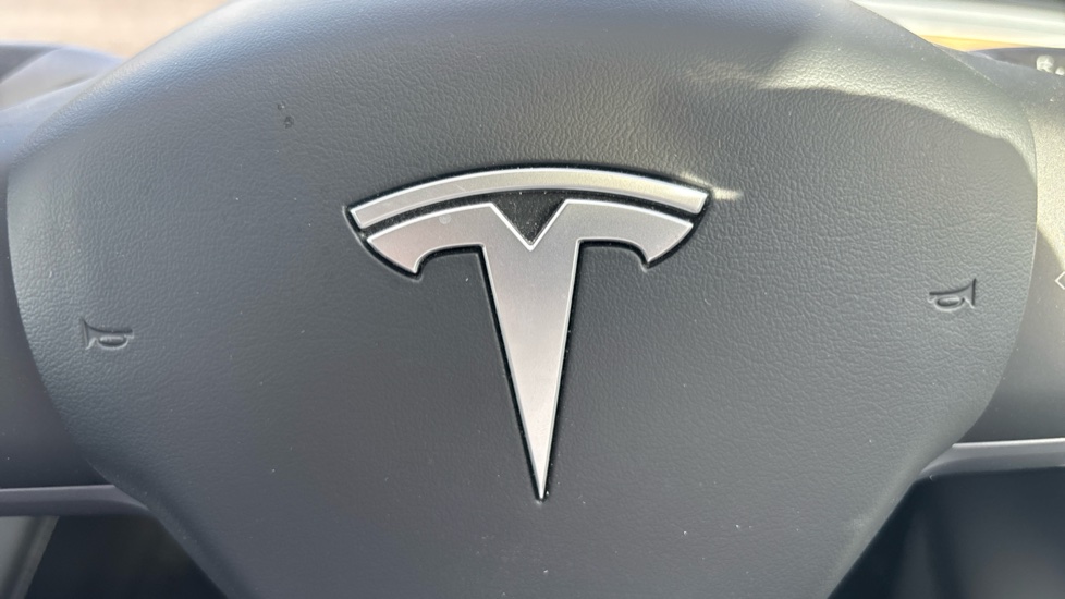 Tesla Model Y Long Range AWD 5dr Auto Electric Hatchback - Image 12