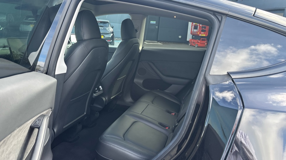 Tesla Model Y Long Range AWD 5dr Auto Electric Hatchback - Image 16