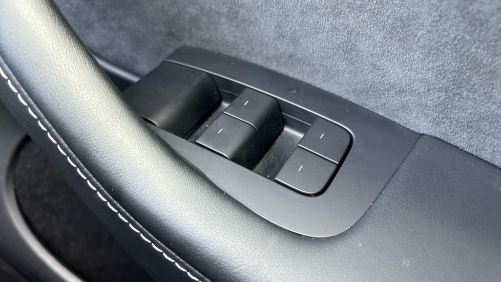 Tesla Model Y Long Range AWD 5dr Auto Electric Hatchback - Image 25