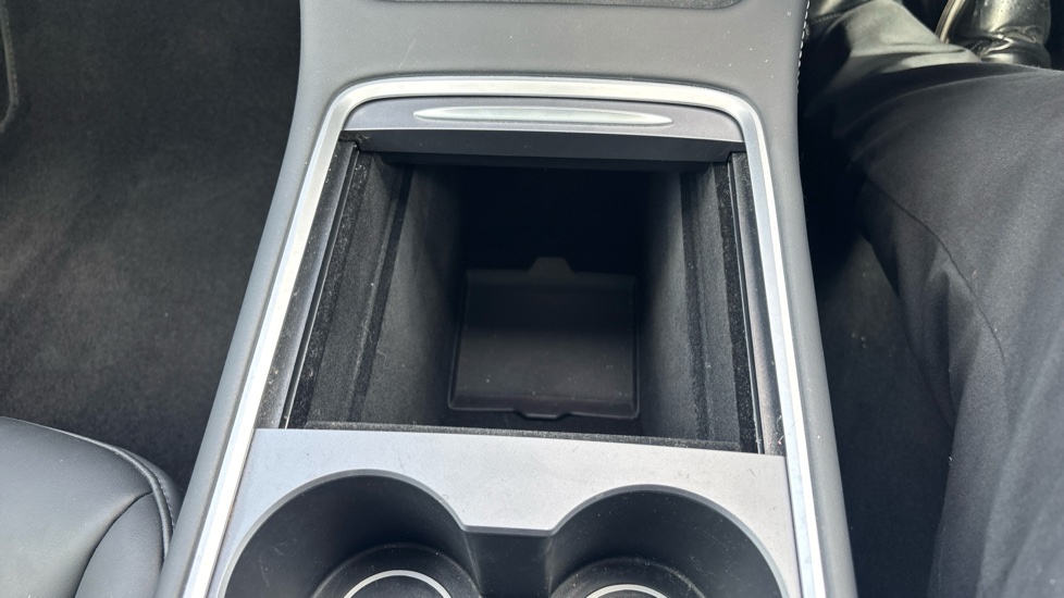 Tesla Model Y Long Range AWD 5dr Auto Electric Hatchback - Image 27