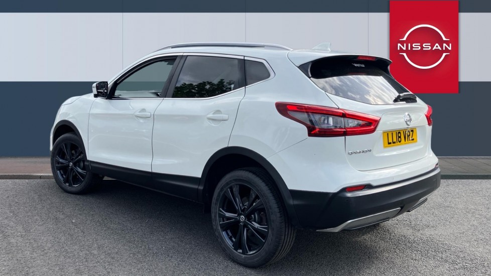 Nissan Qashqai 1.5 dCi N-Connecta 5dr Diesel Hatchback - Image 2