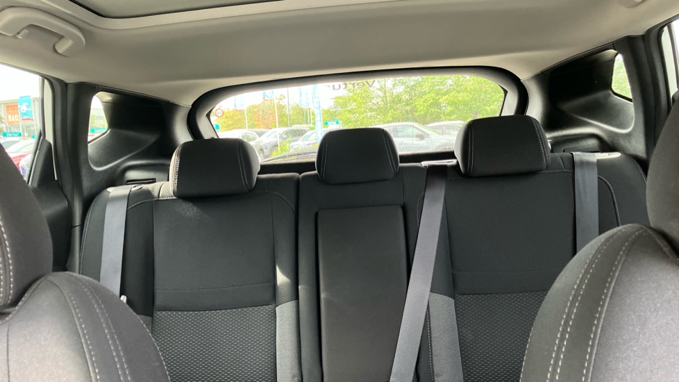 Nissan Qashqai 1.5 dCi N-Connecta 5dr Diesel Hatchback - Image 15
