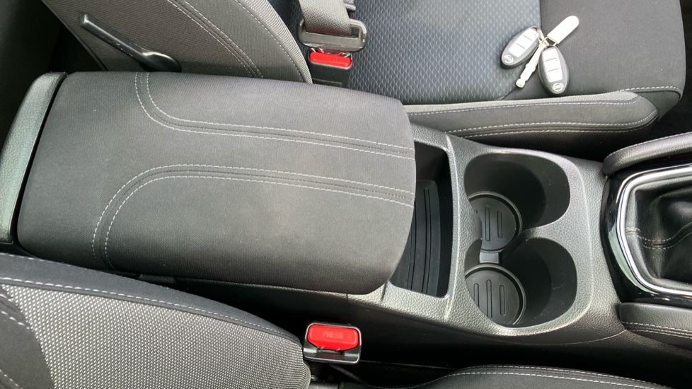 Nissan Qashqai 1.5 dCi N-Connecta 5dr Diesel Hatchback - Image 27