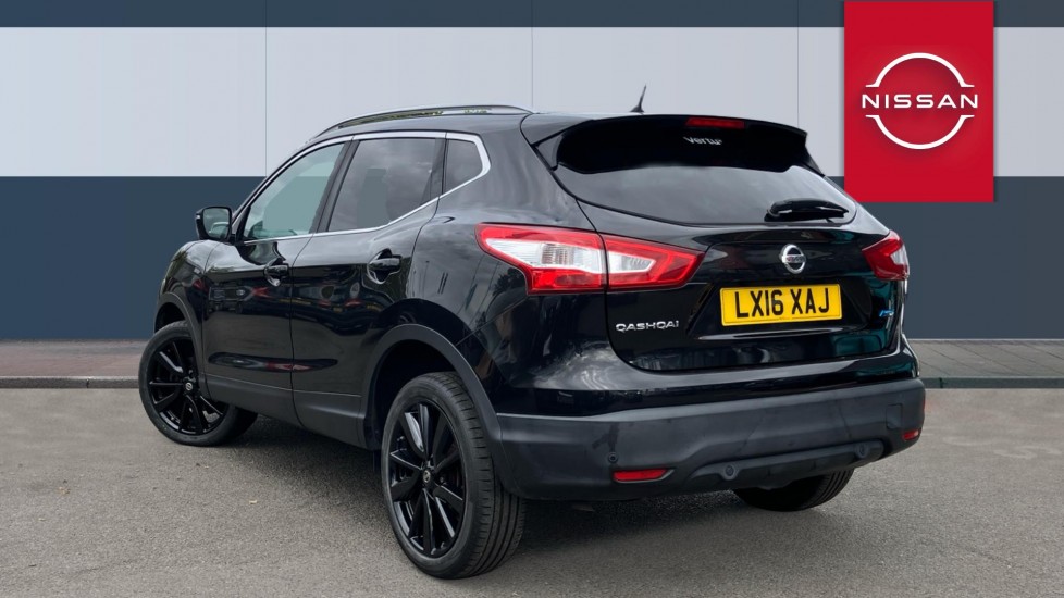 Nissan Qashqai 1.5 dCi Tekna 5dr Diesel Hatchback - Image 2