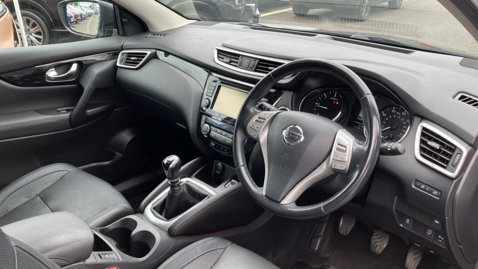 Nissan Qashqai 1.5 dCi Tekna 5dr Diesel Hatchback - Image 11