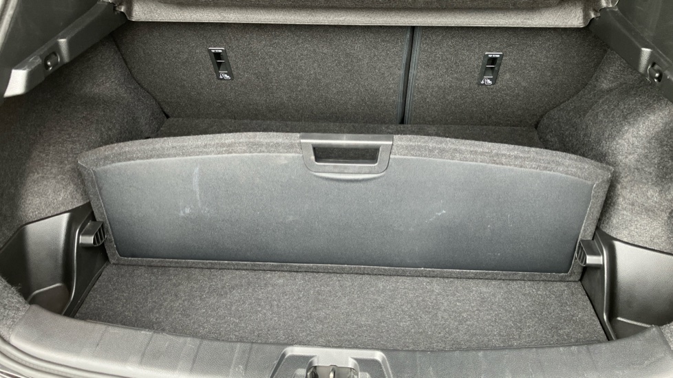 Nissan Qashqai 1.5 dCi Tekna 5dr Diesel Hatchback - Image 21