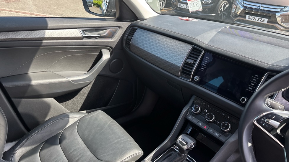 Skoda Kodiaq 1.5 TSI SE L Executive 5dr DSG [7 Seat] Petrol Estate - Image 14