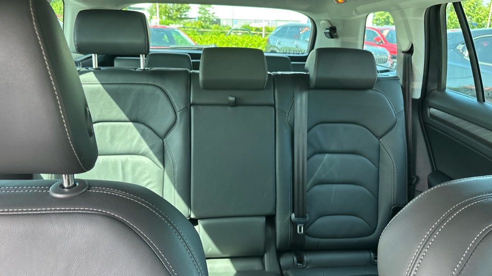 Skoda Kodiaq 1.5 TSI SE L Executive 5dr DSG [7 Seat] Petrol Estate - Image 15