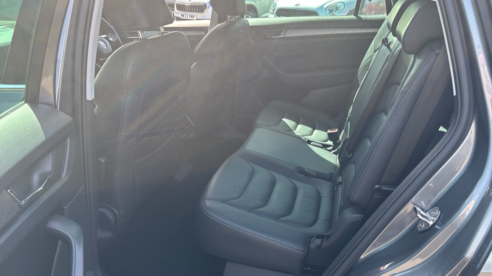 Skoda Kodiaq 1.5 TSI SE L Executive 5dr DSG [7 Seat] Petrol Estate - Image 16