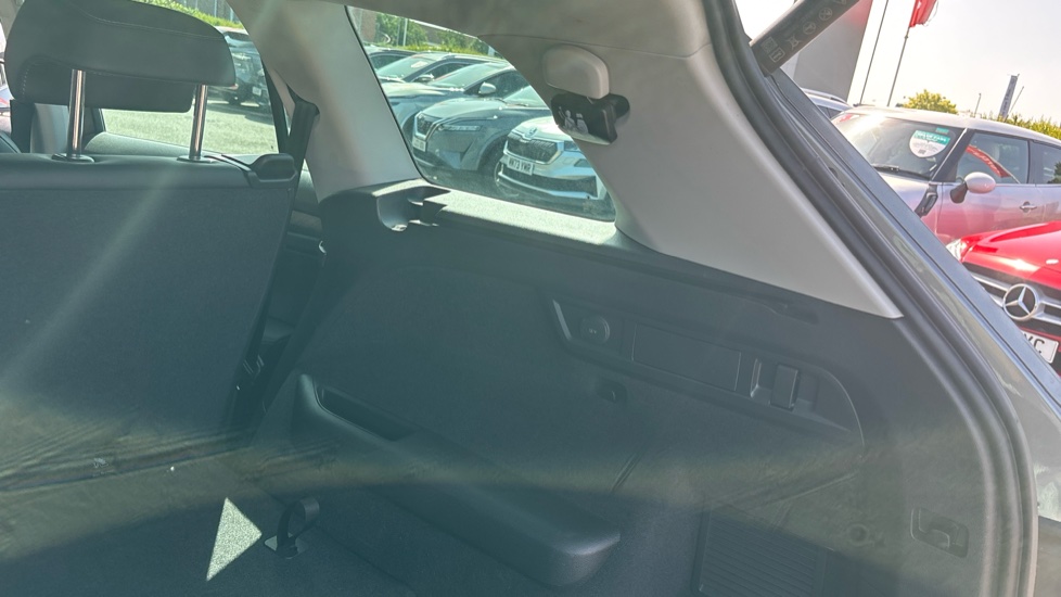 Skoda Kodiaq 1.5 TSI SE L Executive 5dr DSG [7 Seat] Petrol Estate - Image 24
