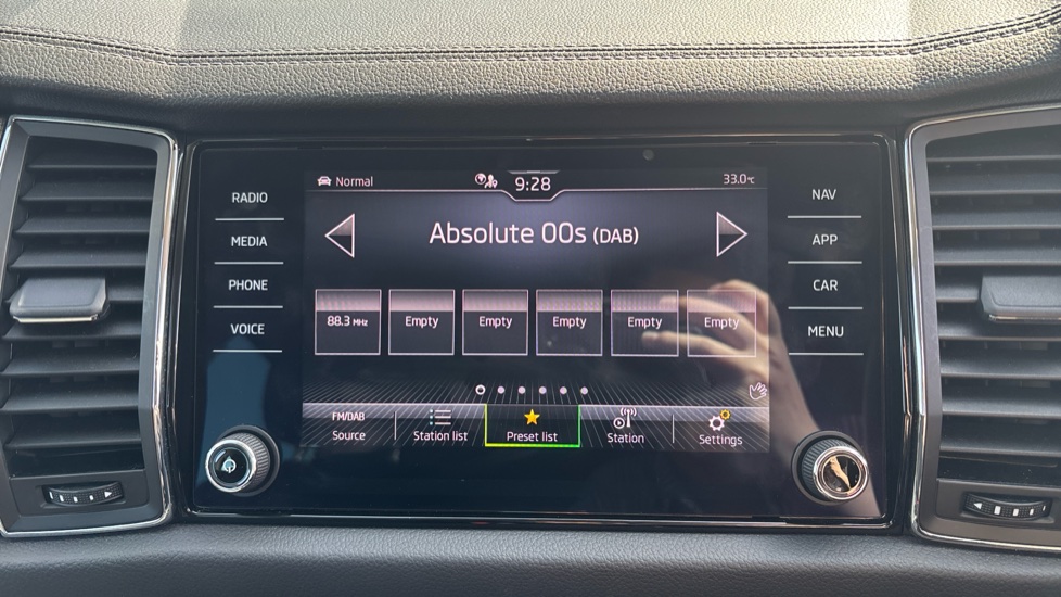 Skoda Kodiaq 1.5 TSI SE L Executive 5dr DSG [7 Seat] Petrol Estate - Image 36