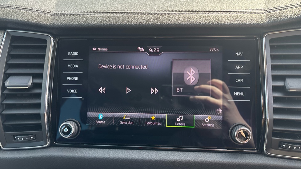 Skoda Kodiaq 1.5 TSI SE L Executive 5dr DSG [7 Seat] Petrol Estate - Image 37