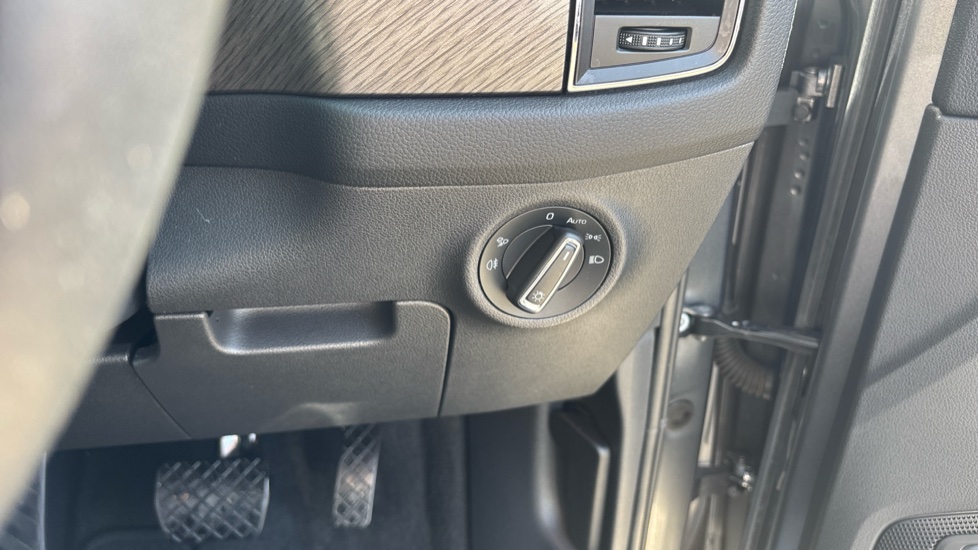 Skoda Kodiaq 1.5 TSI SE L Executive 5dr DSG [7 Seat] Petrol Estate - Image 43