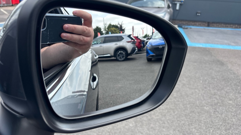 Nissan Qashqai 1.5 E-Power Tekna 5dr Auto Hybrid Hatchback - Image 27